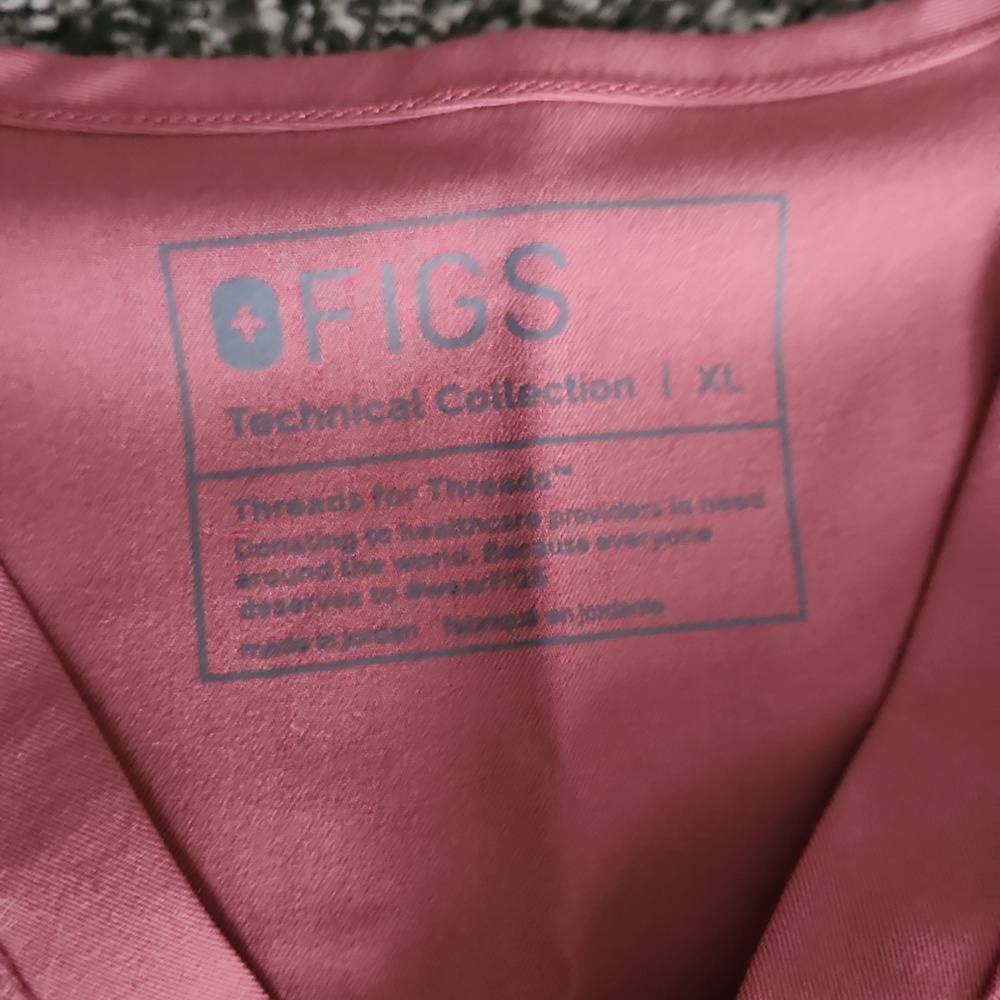 Figs Mauve Scrub Set - Catarina Top Ans Uman Joggers - Picture 2 of 3
